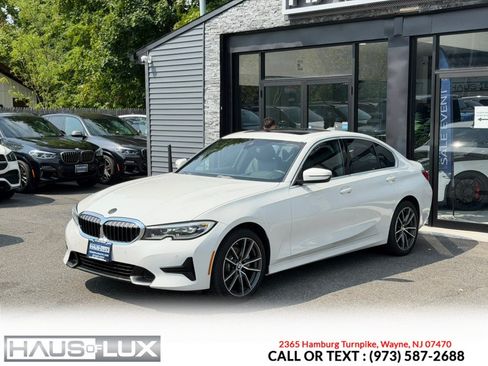 Used 2019 BMW 330i xDrive Sedan w/ Premium Package AWD/4WD image 4