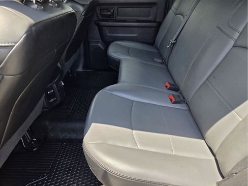 Used 2022 RAM 2500 Tradesman w/ Chrome Appearance Group RWD image 27