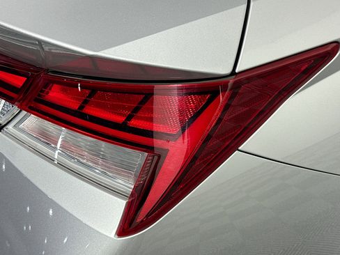 Used 2021 Hyundai Elantra SEL w/ Convenience + Premium Package FWD image 33