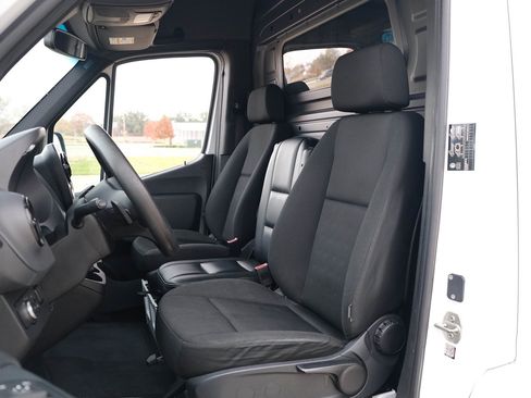 Used 2019 Mercedes-Benz Sprinter 170 Cargo image 15