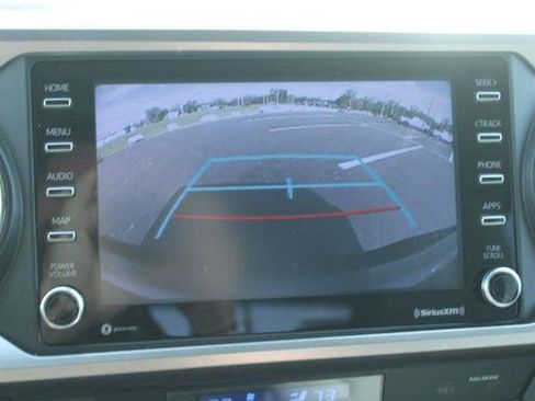 Certified 2022 Toyota Tacoma SR5 AWD/4WD image 16
