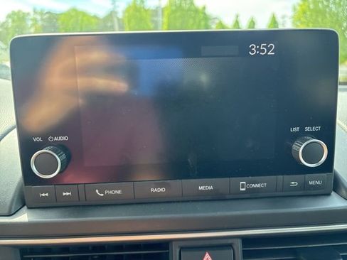 Used 2025 Honda Pilot Sport image 19