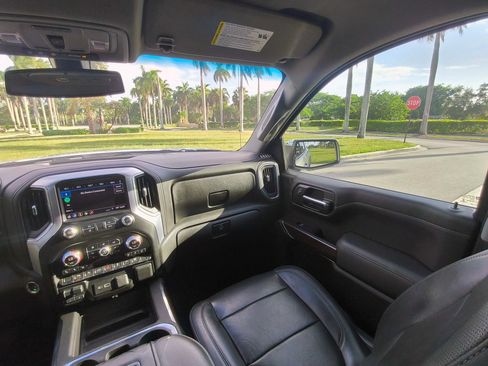 Used 2019 GMC Sierra 1500 SLT RWD image 12