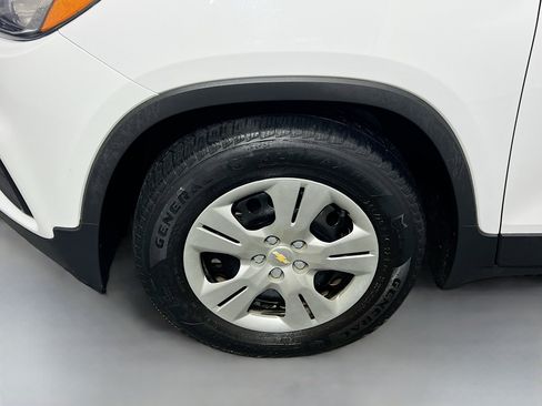 Used 2018 Chevrolet Trax LS image 13