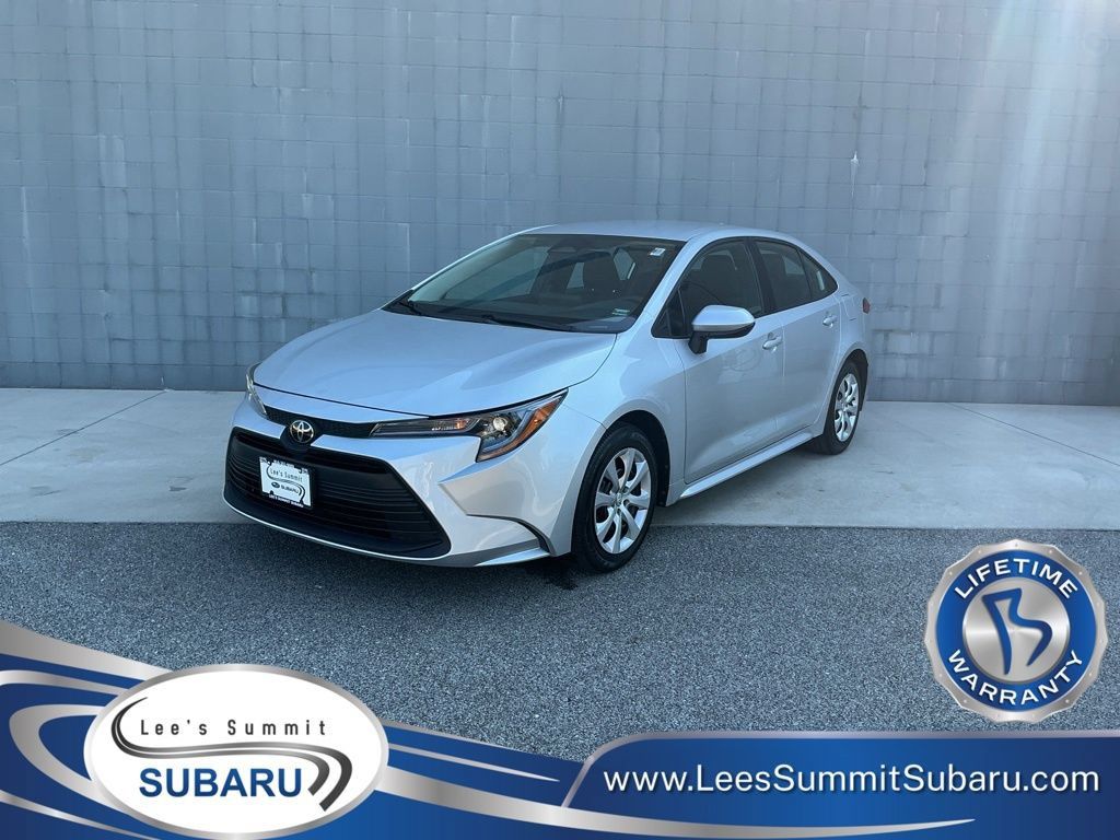 Used 2025 Toyota Corolla LE FWD image 1