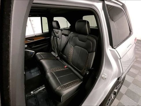 Used 2022 Jeep Grand Cherokee Summit AWD/4WD image 25