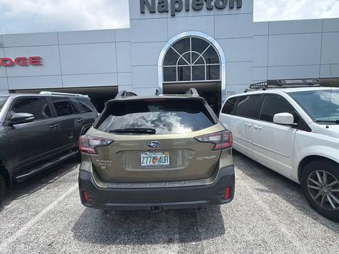 Used 2021 Subaru Outback Premium AWD/4WD image 9