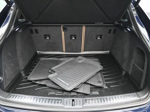 Used 2021 Porsche Macan AWD/4WD image 20