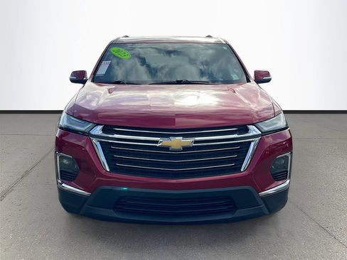 Used 2023 Chevrolet Traverse LT image 2
