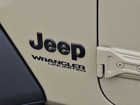 Used 2022 Jeep Wrangler Unlimited Sport AWD/4WD image 26