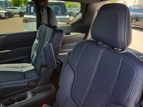 Certified 2026 INFINITI QX80 4WD w/ Sport Exterior Package image 25
