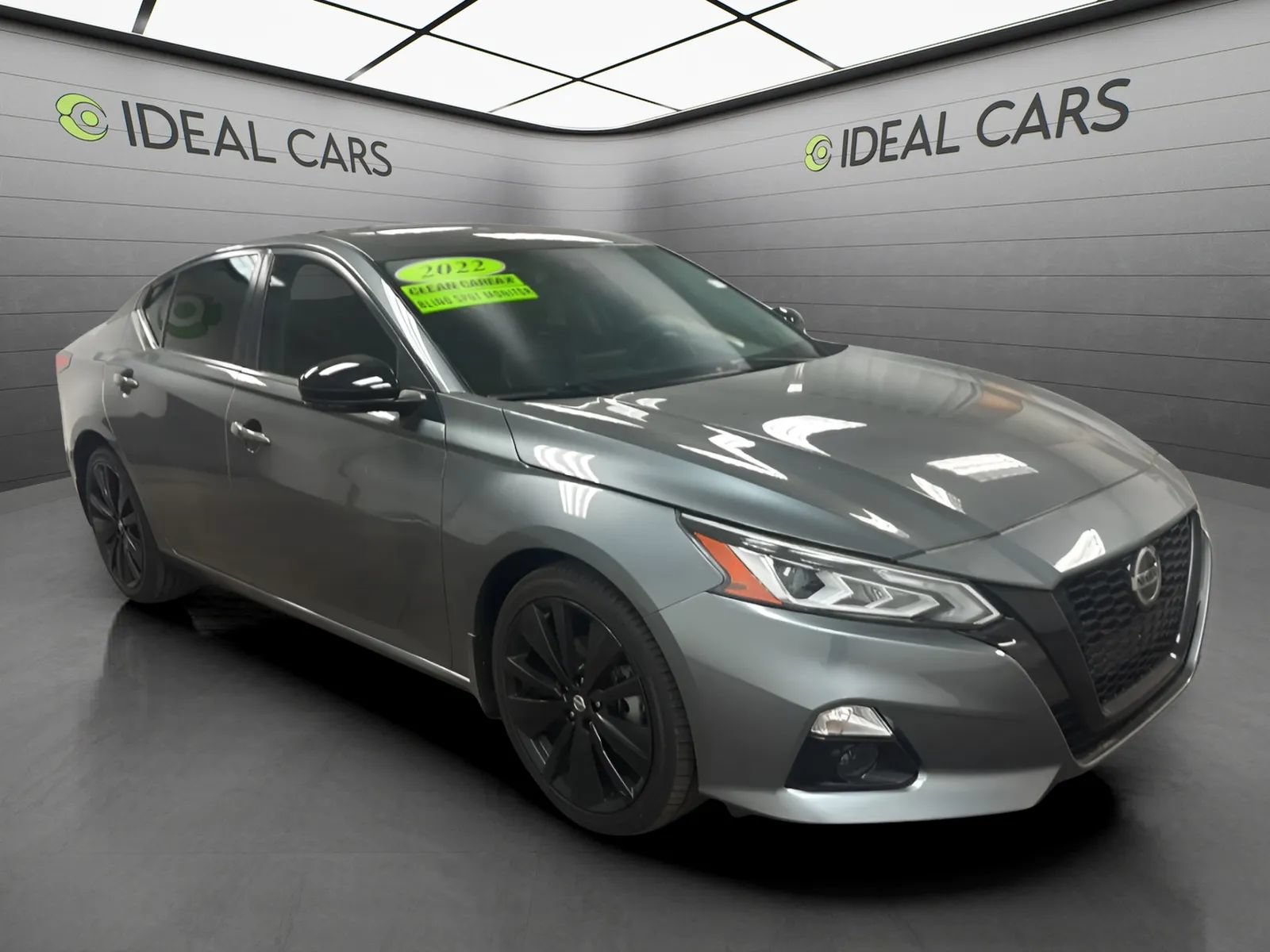 Used 2022 Nissan Altima 2.5 SR w/ Midnight Edition Package FWD image 3