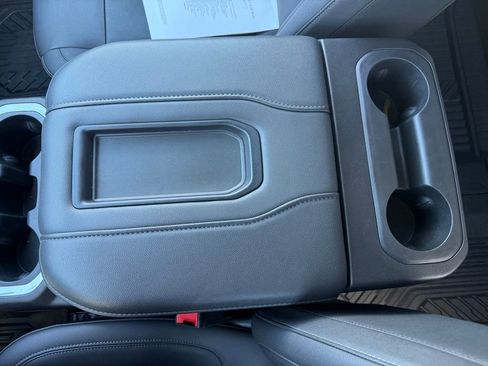 Used 2021 Chevrolet Silverado 1500 LT Trail Boss w/ Convenience Package II image 17