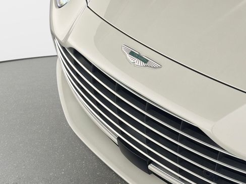 Used 2024 Aston Martin DB12 Coupe RWD image 10