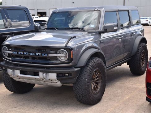 Certified 2023 Ford Bronco Outer Banks w/ Sasquatch Package AWD/4WD image 2