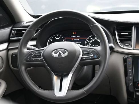 Used 2023 INFINITI QX50 Luxe w/ Accent Package FWD image 15