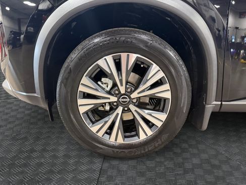 Used 2022 Nissan Rogue SV FWD image 15