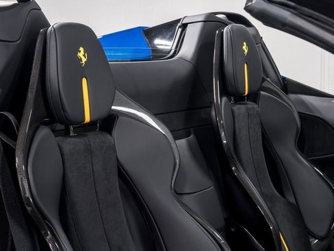 Used 2024 Ferrari SF90 Spider image 27