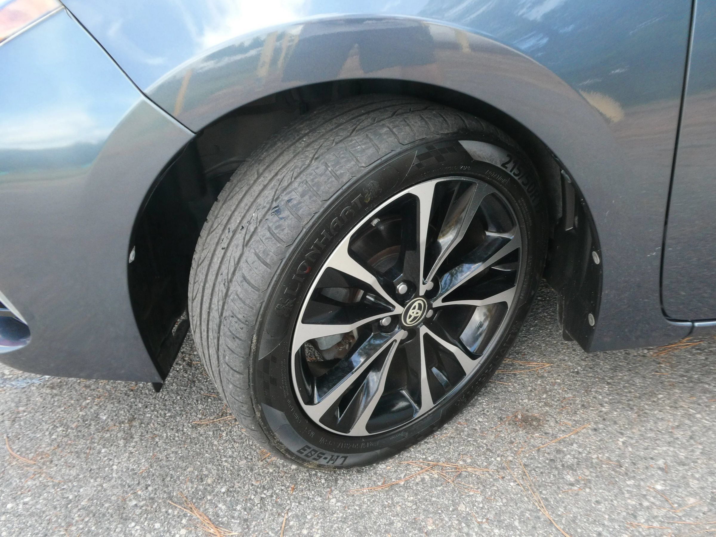 Used 2017 Toyota Corolla SE FWD image 28