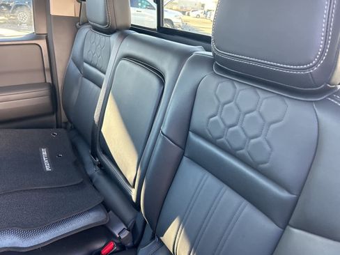 Used 2024 Nissan Frontier SL image 26