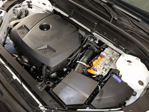 Used 2024 Volvo XC60 T8 Core image 34