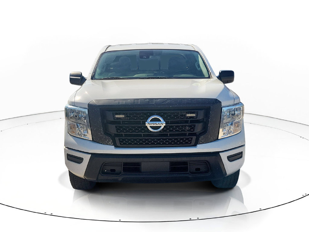 Used 2022 Nissan Titan S RWD image 2