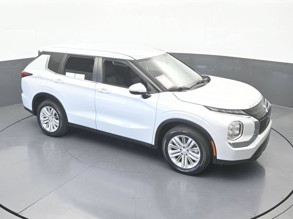 Used 2024 Mitsubishi Outlander ES FWD image 56