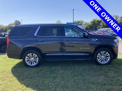 Used 2023 GMC Yukon SLT image 2