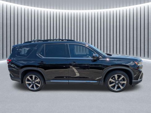 Used 2025 Honda Pilot Elite image 4