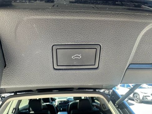 Used 2022 Volkswagen Atlas SEL image 8