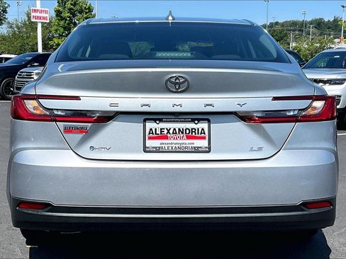 Used 2025 Toyota Camry LE FWD image 4