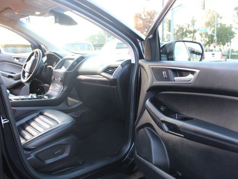 Used 2020 Ford Edge SEL AWD/4WD image 10