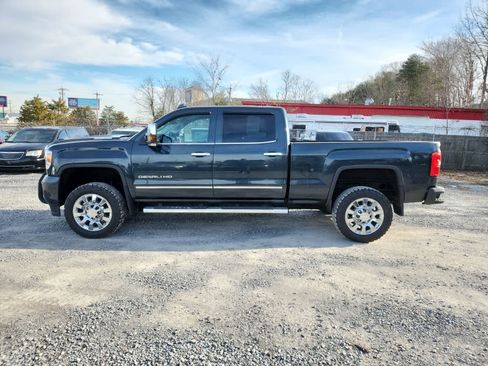 Used 2019 GMC Sierra 2500 Denali w/ Duramax Plus Package image 2