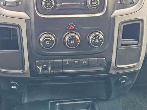 Used 2018 RAM 2500 Tradesman w/ Chrome Appearance Group AWD/4WD image 18