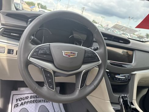 Certified 2022 Cadillac XT5 Premium Luxury image 12