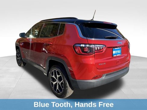 Used 2024 Jeep Compass Limited image 4