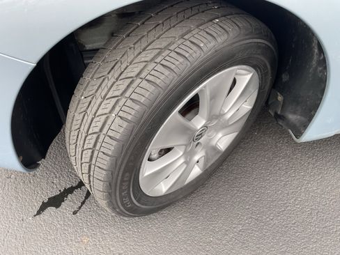 Used 2009 Volkswagen Beetle S image 12