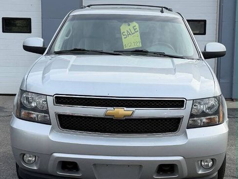 Used 2012 Chevrolet Suburban LT w/ Luxury Package AWD/4WD image 2