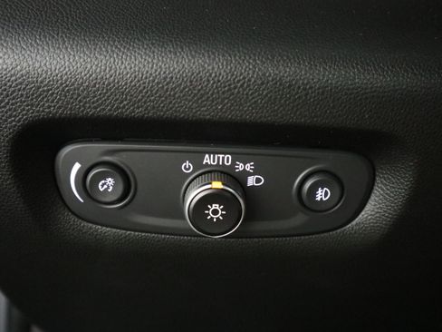 Used 2020 Chevrolet Traverse LT FWD image 30