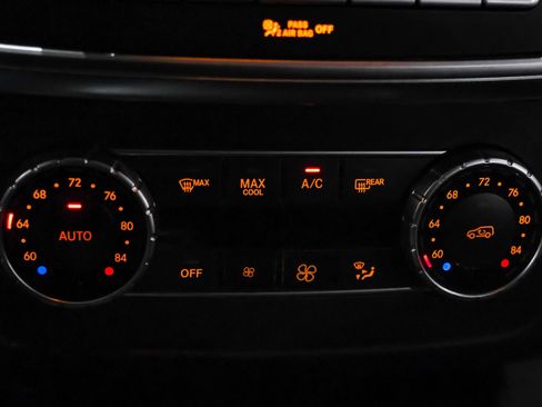 Used 2015 Mercedes-Benz ML 250 BlueTEC 4MATIC image 22