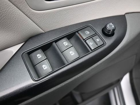 Used 2015 Toyota Sienna LE image 13