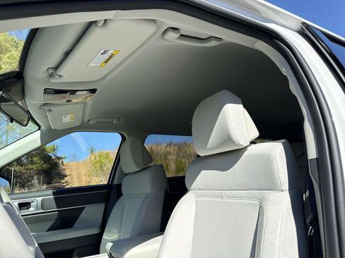 New 2026 Hyundai Santa Fe SE image 16