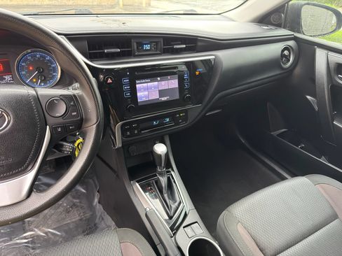 Used 2019 Toyota Corolla LE FWD image 15