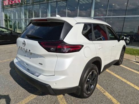 Used 2025 Nissan Rogue SV w/ SV Premium Package AWD/4WD image 7