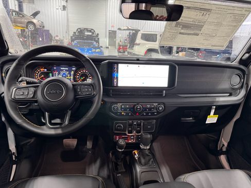 New 2025 Jeep Wrangler Unlimited Rubicon 392 image 9