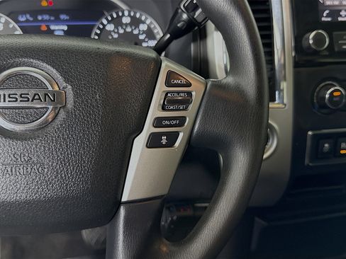Used 2020 Nissan Titan SV image 15