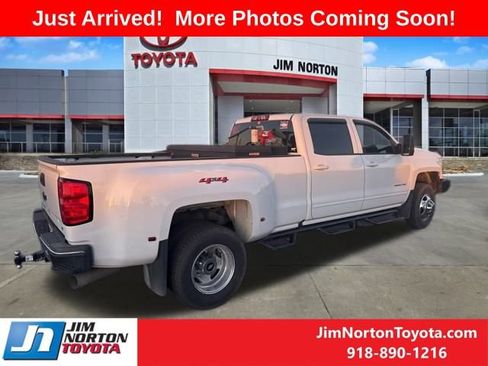 Used 2018 Chevrolet Silverado 3500 LT w/ LT Convenience Package image 3