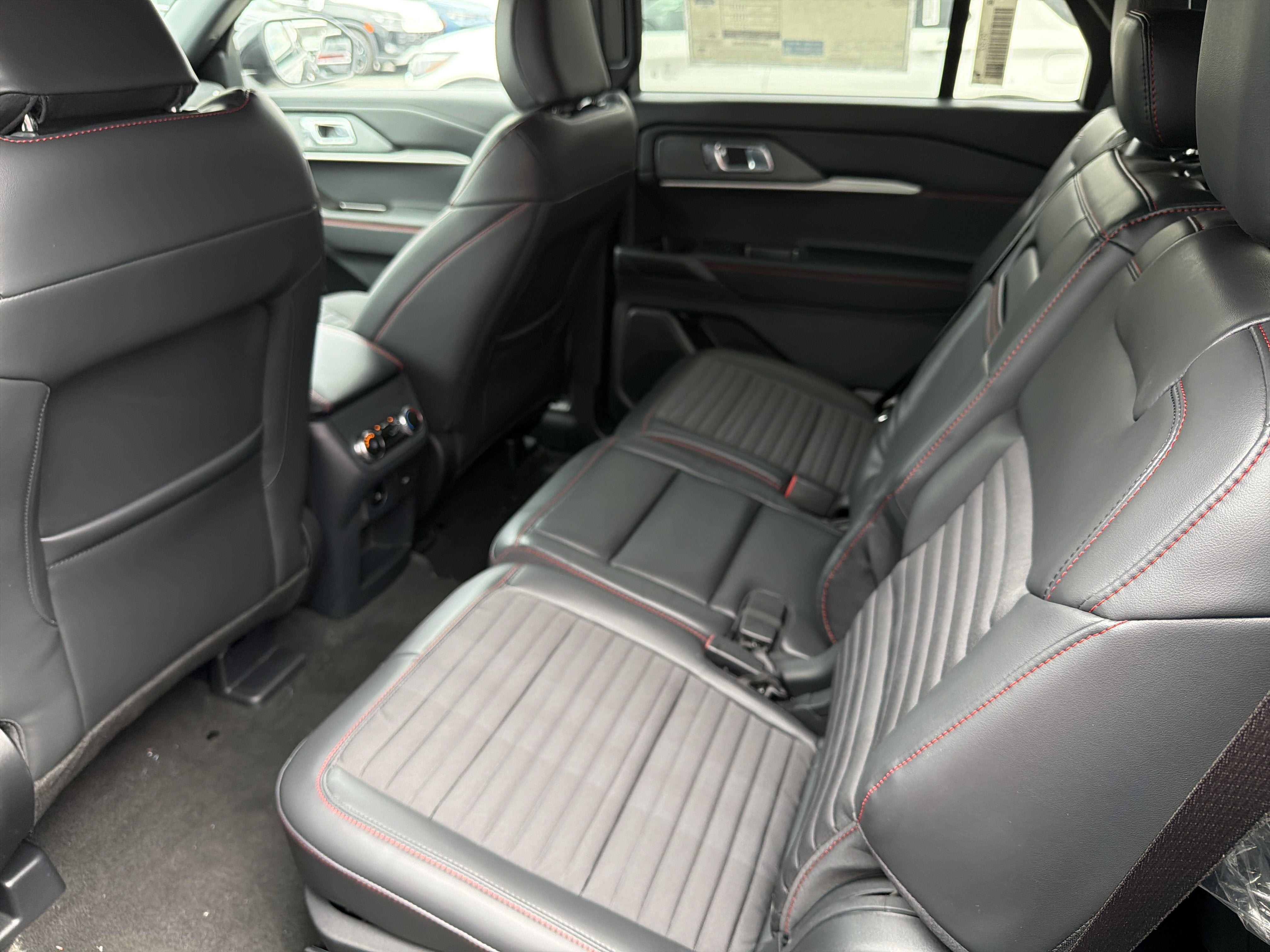 New 2026 Ford Explorer ST-Line w/ ST-Line Street Pack AWD/4WD image 22