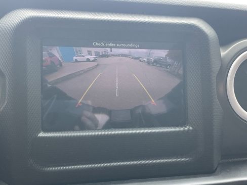 Used 2022 Jeep Wrangler Unlimited Sport image 37