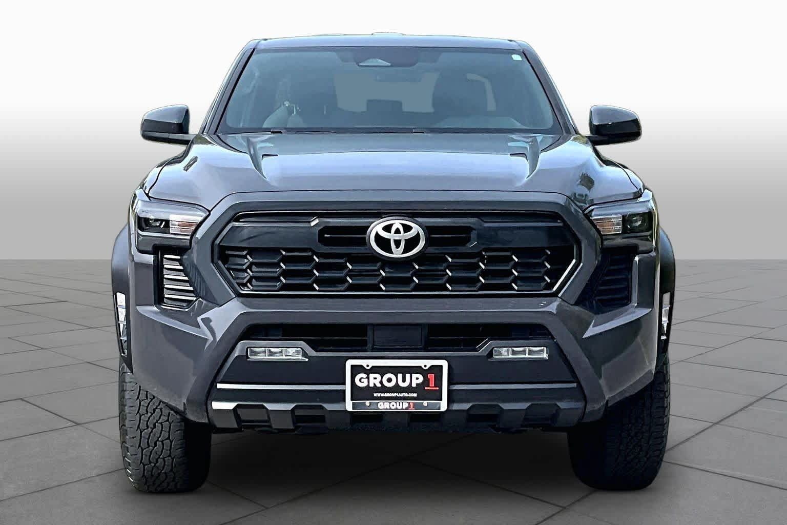 Used 2024 Toyota Tacoma TRD Off-Road AWD/4WD image 4